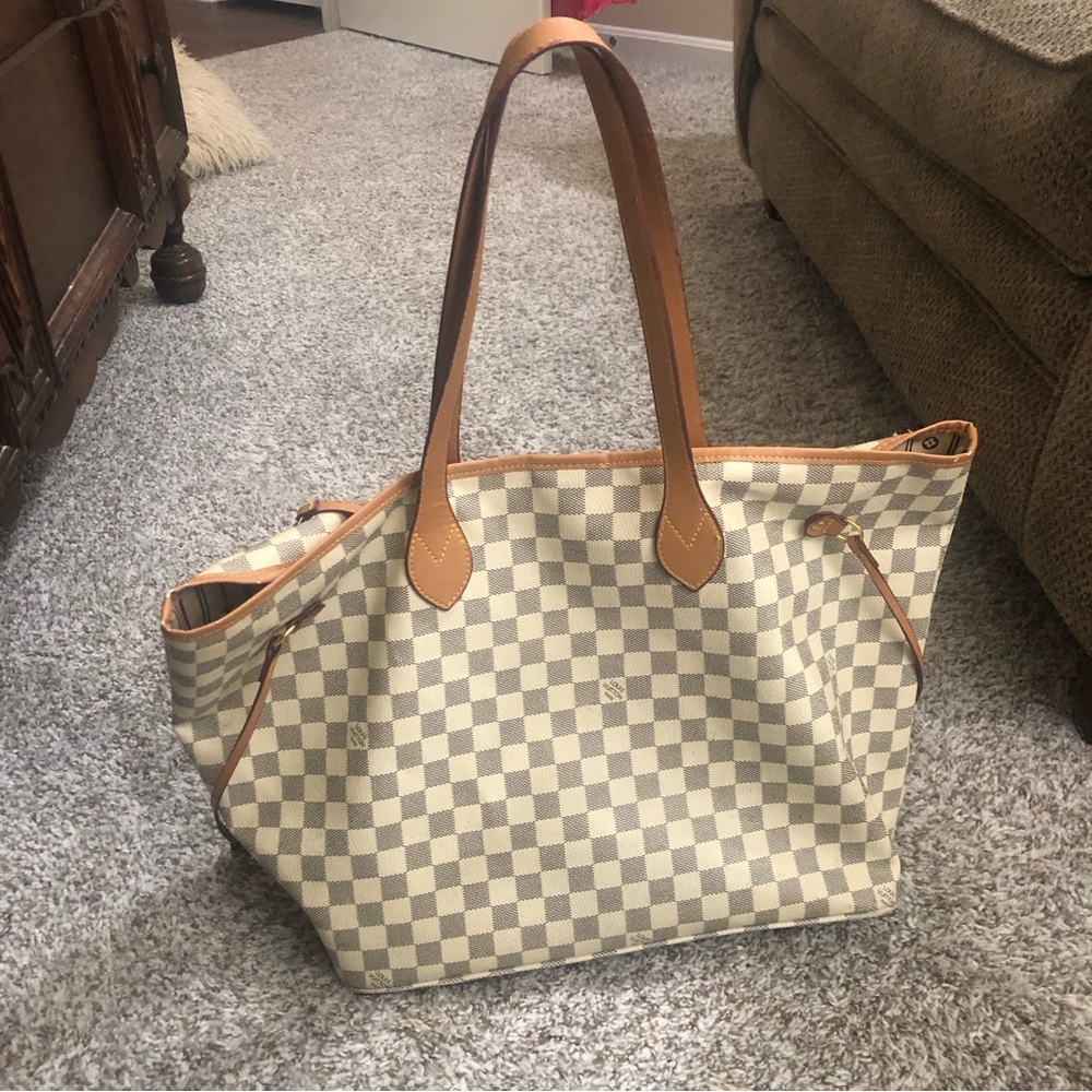 Shoulder Bag Never Full